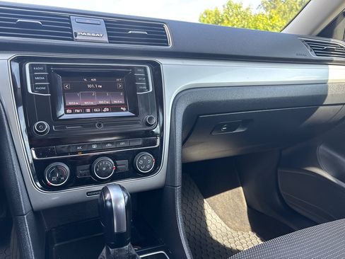 Used 2018 Volkswagen Passat 2.0T S w/ Driver Assistance Package FWD image 12
