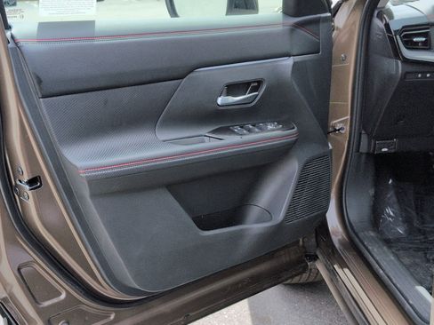 New 2026 Nissan Kicks SR w/ SR Premium Package FWD image 13