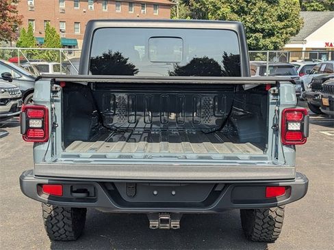 Certified 2024 Jeep Gladiator Sport image 26