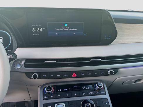 Certified 2024 Hyundai Palisade Limited image 10