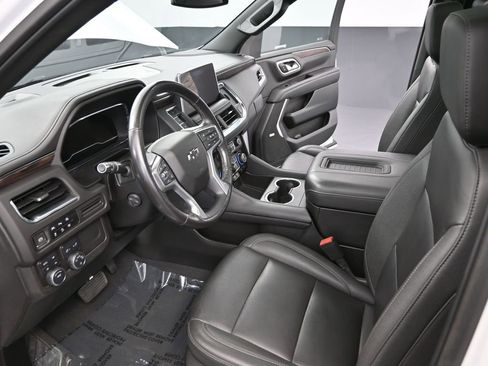 Used 2023 Chevrolet Tahoe Z71 w/ Luxury Package AWD/4WD image 27