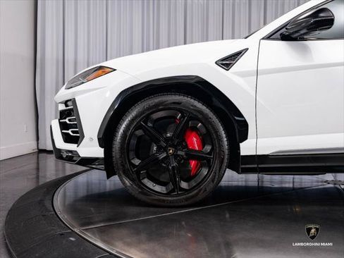 Used 2019 Lamborghini Urus AWD/4WD image 6