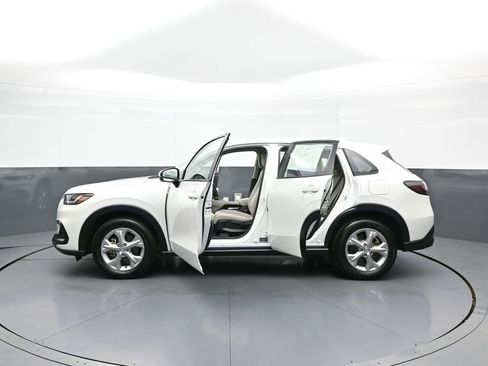 Certified 2024 Honda HR-V LX image 41