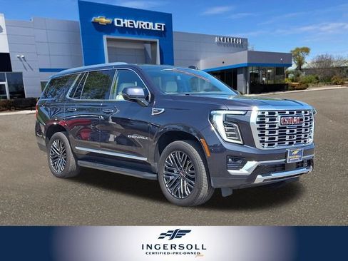 Used 2025 GMC Yukon Denali w/ LPO, Floor Liner Package AWD/4WD image 1