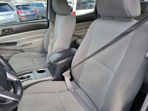 Used 2012 Toyota Tacoma PreRunner image 24