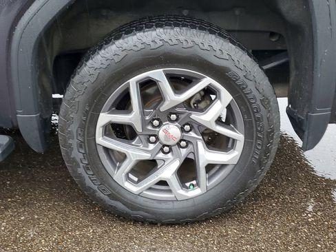 Used 2022 GMC Sierra 1500 SLT w/ SLT Premium Plus Package AWD/4WD image 5
