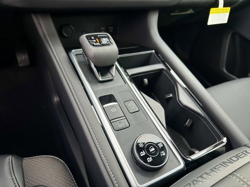 New 2026 Nissan Pathfinder SL w/ SL Premium Package image 21