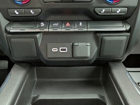 Used 2022 Chevrolet Silverado 1500 LT Trail Boss w/ Bed Protection Package image 9