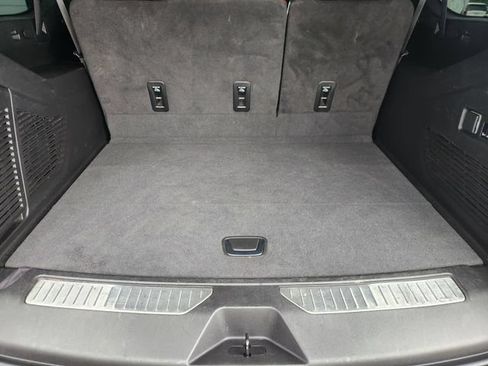 Used 2023 GMC Yukon XL Denali Ultimate AWD/4WD image 31
