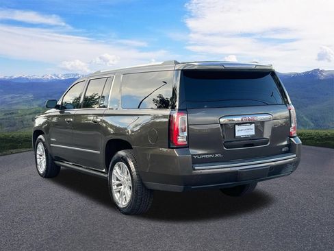 Used 2020 GMC Yukon XL Denali w/ Denali Ultimate Package AWD/4WD image 3