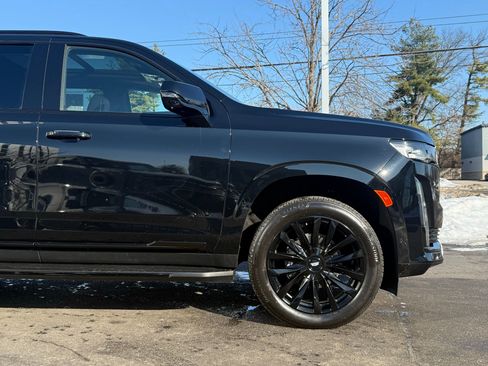 Used 2024 Cadillac Escalade ESV Premium Luxury image 14