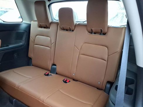 New 2026 Nissan Pathfinder Platinum image 30