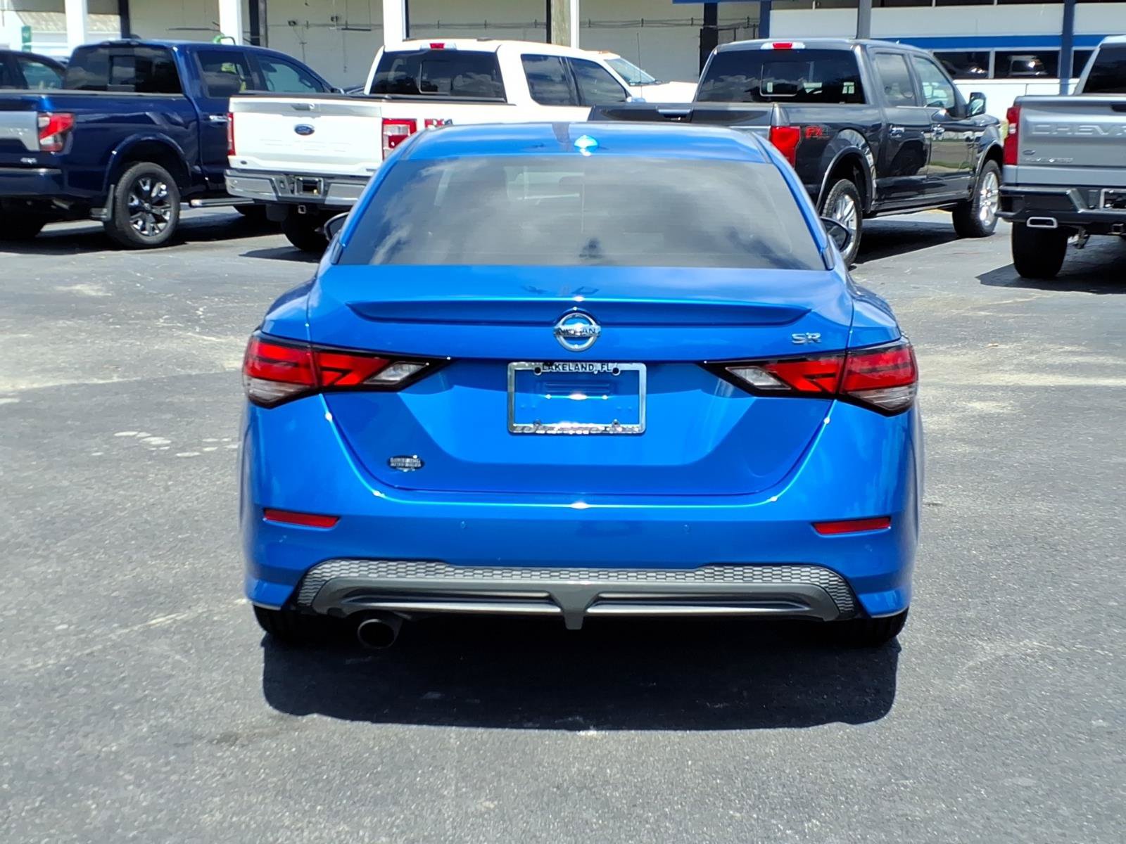 Used 2022 Nissan Sentra SR w/ SR Premium Package FWD image 4