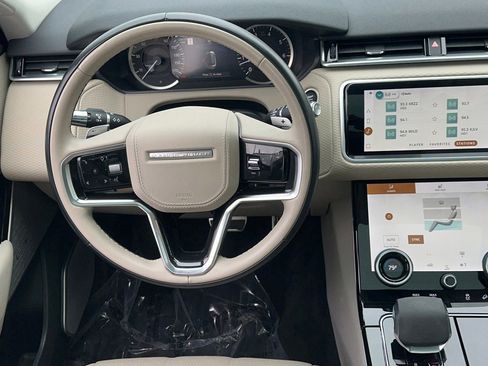 Certified 2022 Land Rover Range Rover Velar R-Dynamic S AWD/4WD image 30