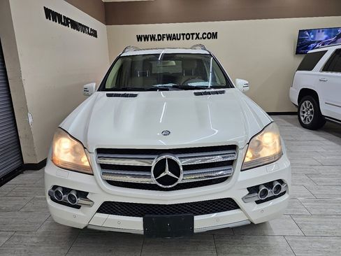 Used 2011 Mercedes-Benz GL 450 4MATIC image 3