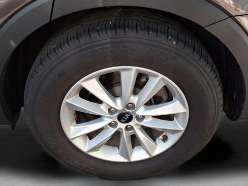 Used 2020 Kia Sorento LX w/ LX I4 Convenience Package FWD image 11