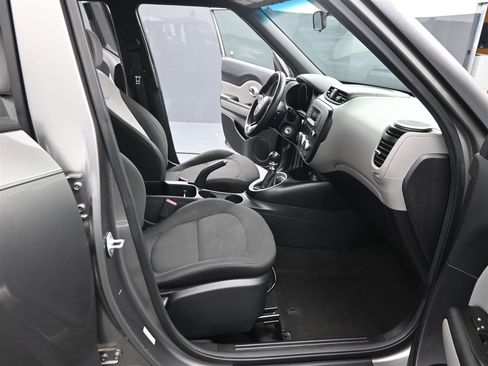 Used 2015 Kia Soul image 9