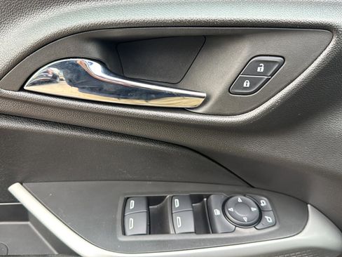 Used 2024 Chevrolet Trax RS image 15