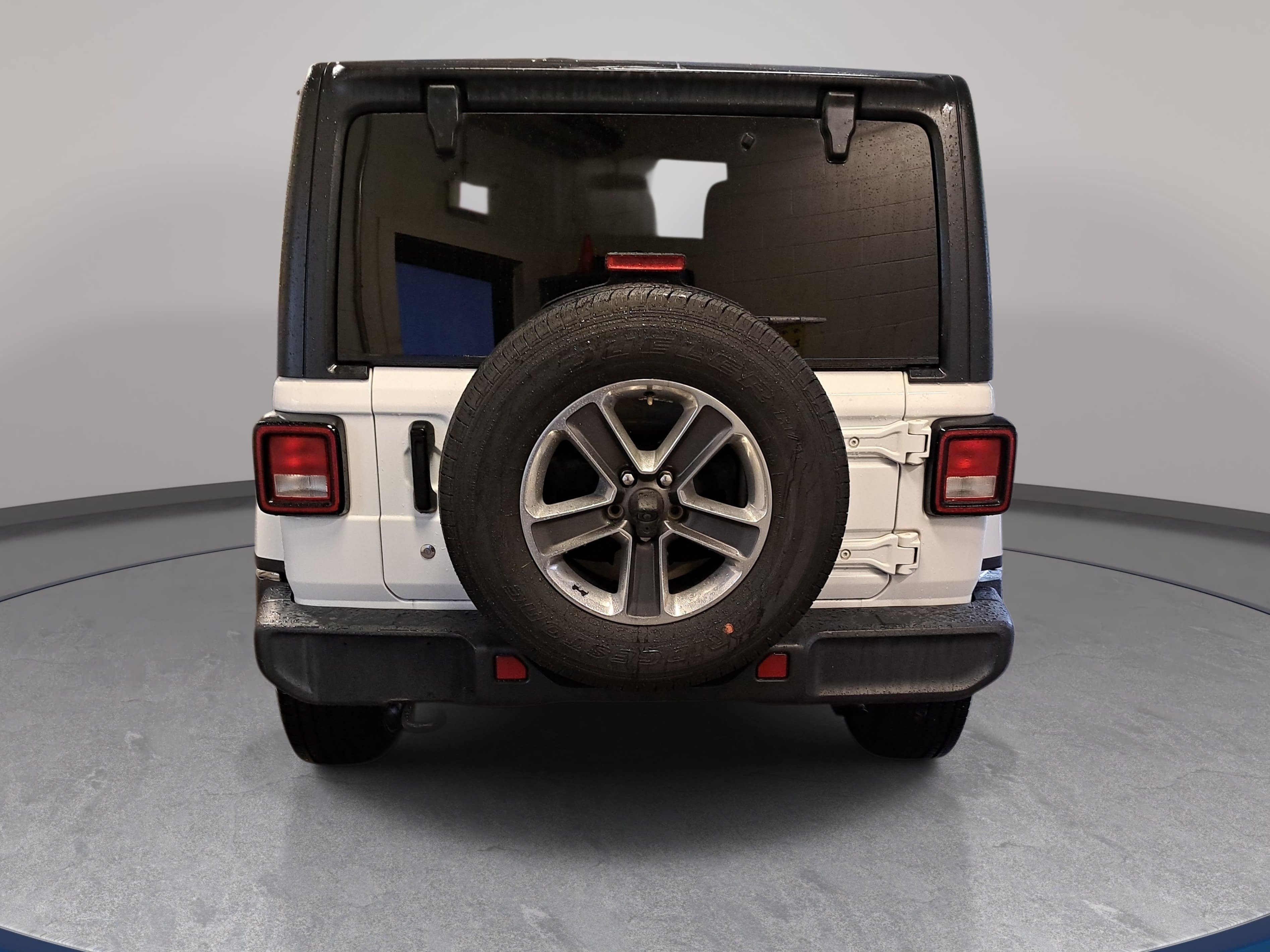 Used 2020 Jeep Wrangler Unlimited Sahara AWD/4WD image 6