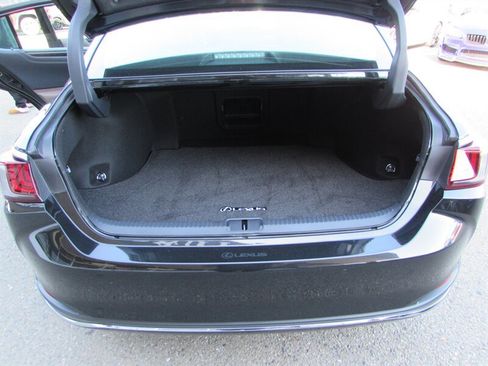 Used 2025 Lexus ES 300h w/ Premium Package image 25