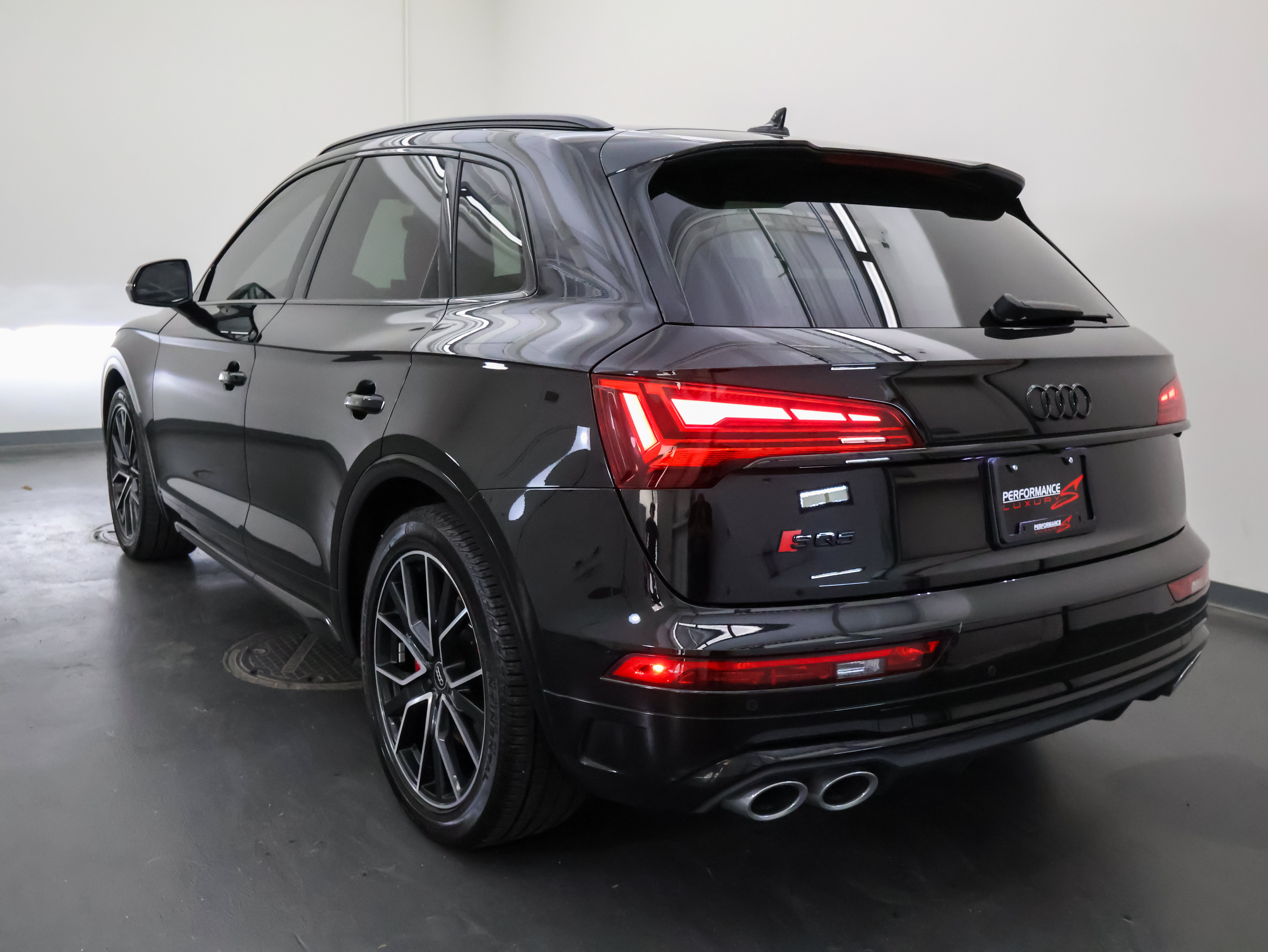 Used 2023 Audi SQ5 Premium Plus w/ Premium Plus Package AWD/4WD image 5