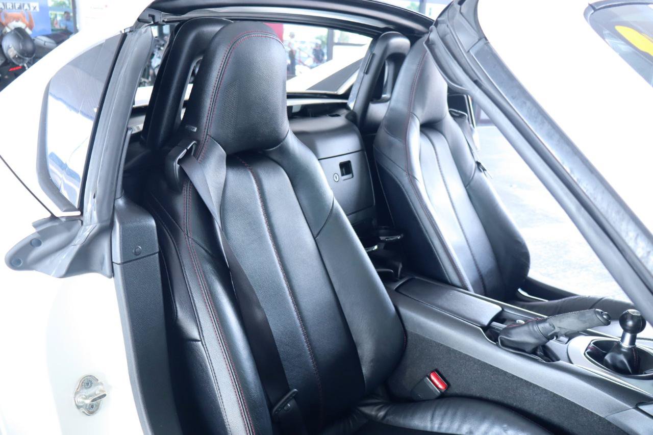 Used 2017 MAZDA MX-5 Miata RF Grand Touring RWD image 38
