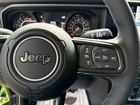 New 2025 Jeep Gladiator Sport w/ Premium Package image 27