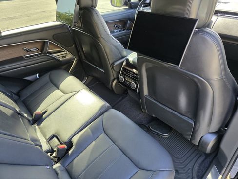 Certified 2023 Land Rover Range Rover SE image 25