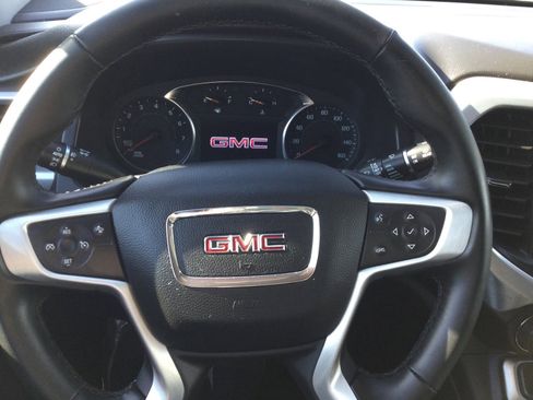 Used 2023 GMC Acadia SLT image 15