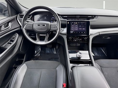 Used 2022 Jeep Grand Cherokee L Altitude image 5