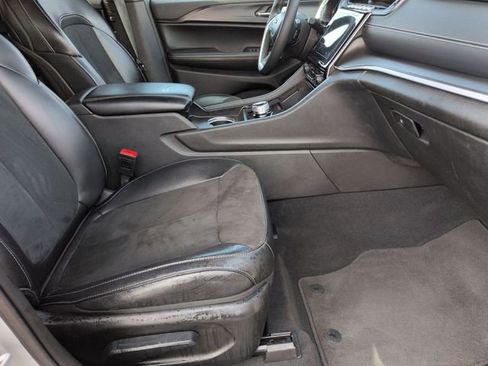 Certified 2024 Jeep Grand Cherokee L Laredo image 29