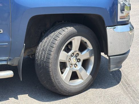 Used 2017 Chevrolet Silverado 1500 LT w/ All Star Edition AWD/4WD image 5