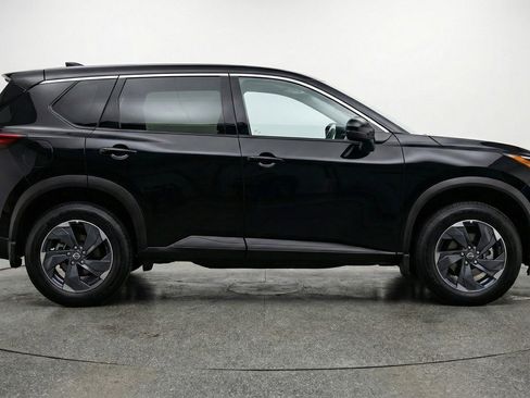 Used 2025 Nissan Rogue SV image 11