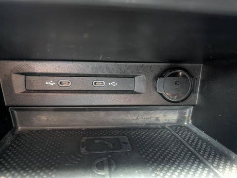 Used 2023 Volkswagen Tiguan SE FWD image 34