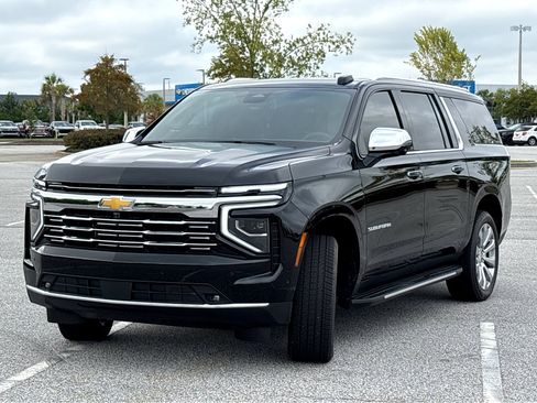 New 2025 Chevrolet Suburban Premier image 3