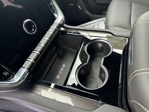 New 2026 GMC Yukon XL Elevation image 21