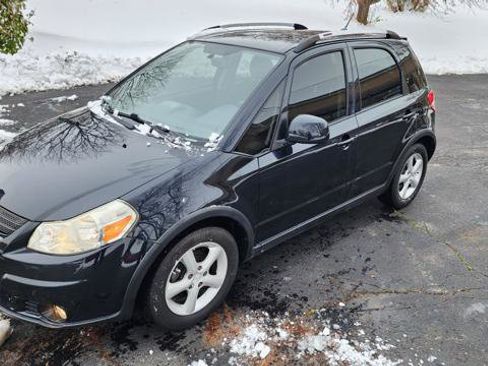 Used 2009 Suzuki SX4 AWD Hatchback w/ Touring Pkg image 6