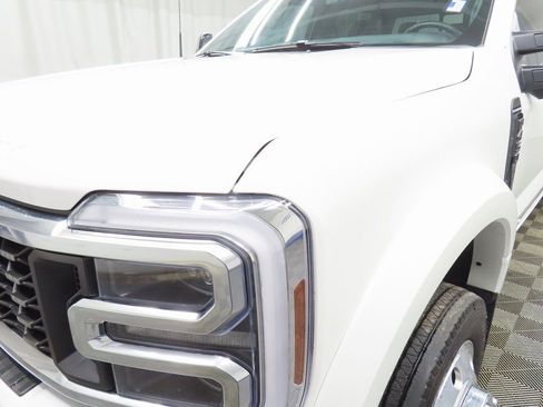 Used 2025 Ford F450 Platinum w/ FX4 Off-Road Package image 41