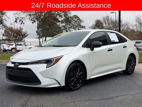 Used 2024 Toyota Corolla LE image 4