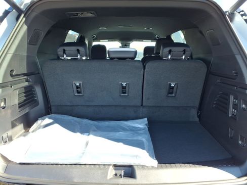 New 2026 Chevrolet Traverse High Country w/ LPO, Floor Liner Package FWD image 20