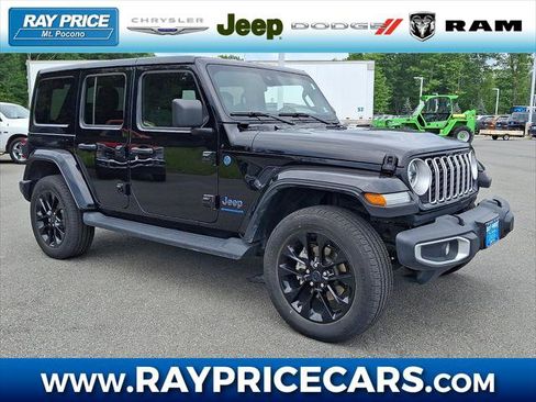 Certified 2025 Jeep Wrangler Unlimited Sahara AWD/4WD image 1