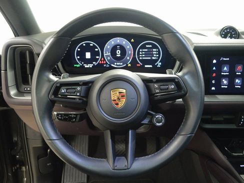Certified 2025 Porsche Cayenne Coupe image 20