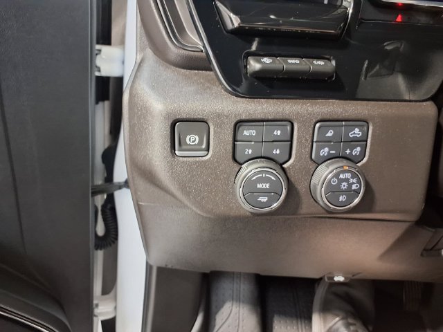 Used 2024 Chevrolet Silverado 2500 ZR2 w/ Technology Package AWD/4WD image 20