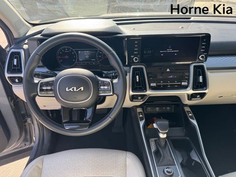 Used 2023 Kia Sorento S FWD image 15