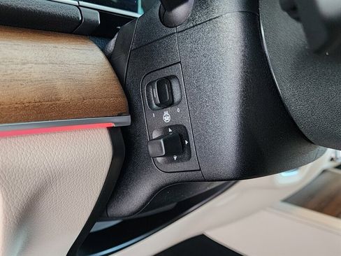 Used 2023 Mercedes-Benz GLE 350 4MATIC w/ AMG Line Exterior image 32