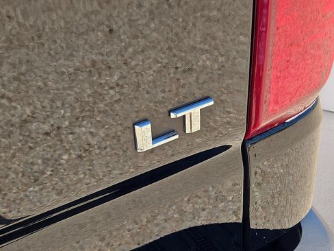 Used 2025 Chevrolet Silverado 1500 LT AWD/4WD image 12