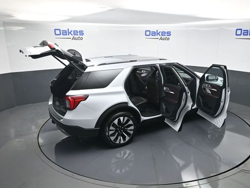 Used 2025 Ford Explorer Platinum w/ LUX Leather Package image 64