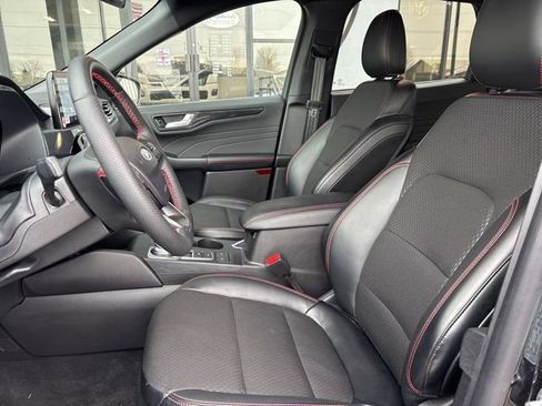 Used 2025 Ford Escape ST-Line Select AWD/4WD image 4