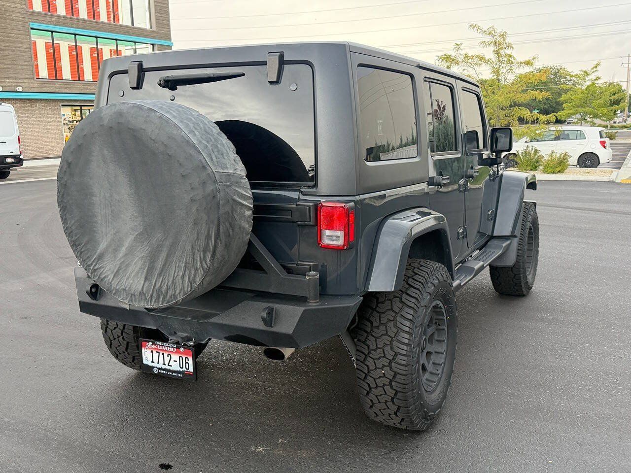 Used 2018 Jeep Wrangler Unlimited Sahara w/ Connectivity Group AWD/4WD image 13