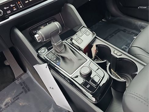 Certified 2025 Kia Sportage SX image 19